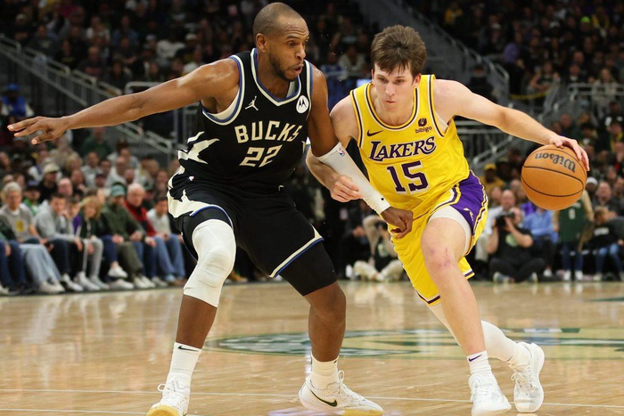 开云APP下载-詹姆斯换唐斯？知名体育媒体人支招，湖人重磅交易方案出炉|勒布朗|奥斯汀-里夫斯|湖人交易方案|大卫-罗宾逊|克利夫兰骑士队_新浪新闻