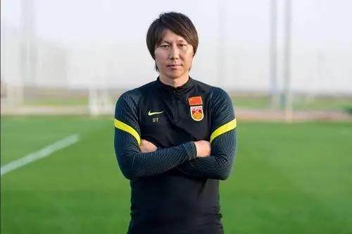 从土帅希望变成"过街老鼠" 李铁是这样跌下神坛的